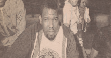 L’article de journal le plus important de tous les temps sur la culture Hip Hop : « Afrika Bambaataa’s Hip Hop » en 1982 L’article de journal le plus important de tous les temps sur la culture Hip Hop : « Afrika Bambaataa’s Hip Hop » en 1982